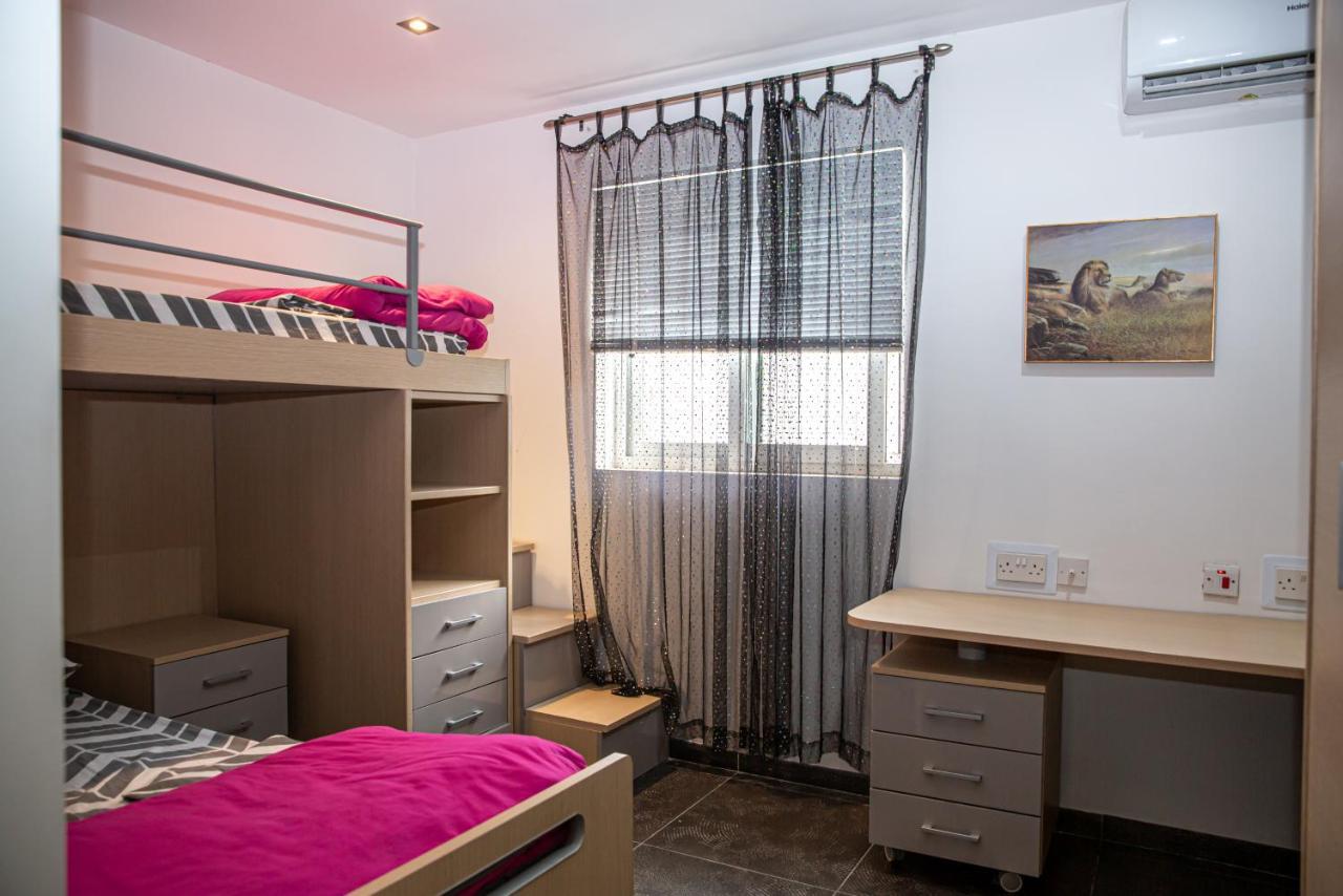 Apartamento Dolmen Court Flat 10, Qawra Bahía de San Pablo Exterior foto