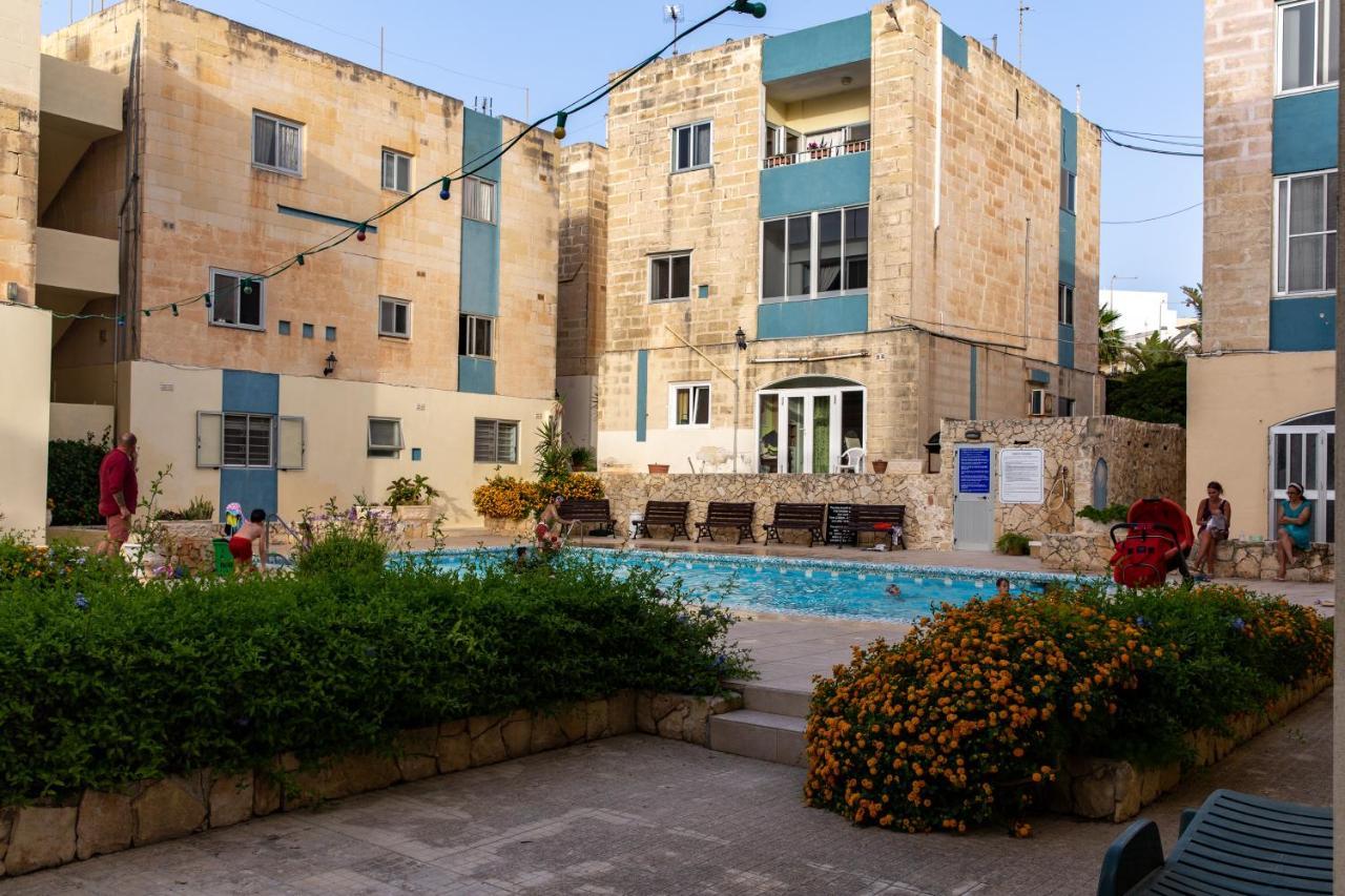 Apartamento Dolmen Court Flat 10, Qawra Bahía de San Pablo Exterior foto