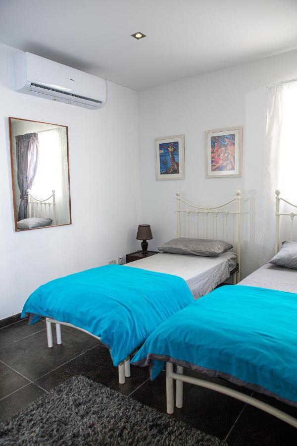 Apartamento Dolmen Court Flat 10, Qawra Bahía de San Pablo Exterior foto