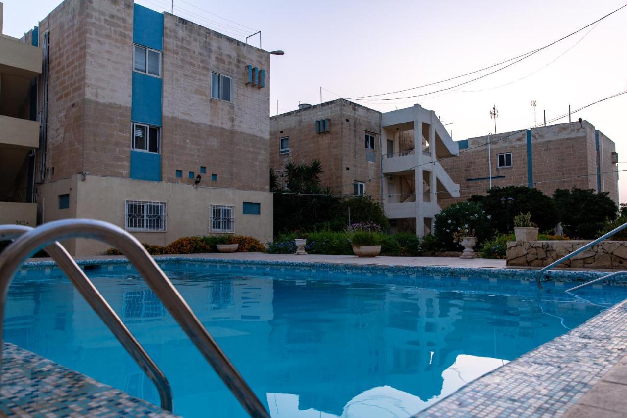 Apartamento Dolmen Court Flat 10, Qawra Bahía de San Pablo Exterior foto