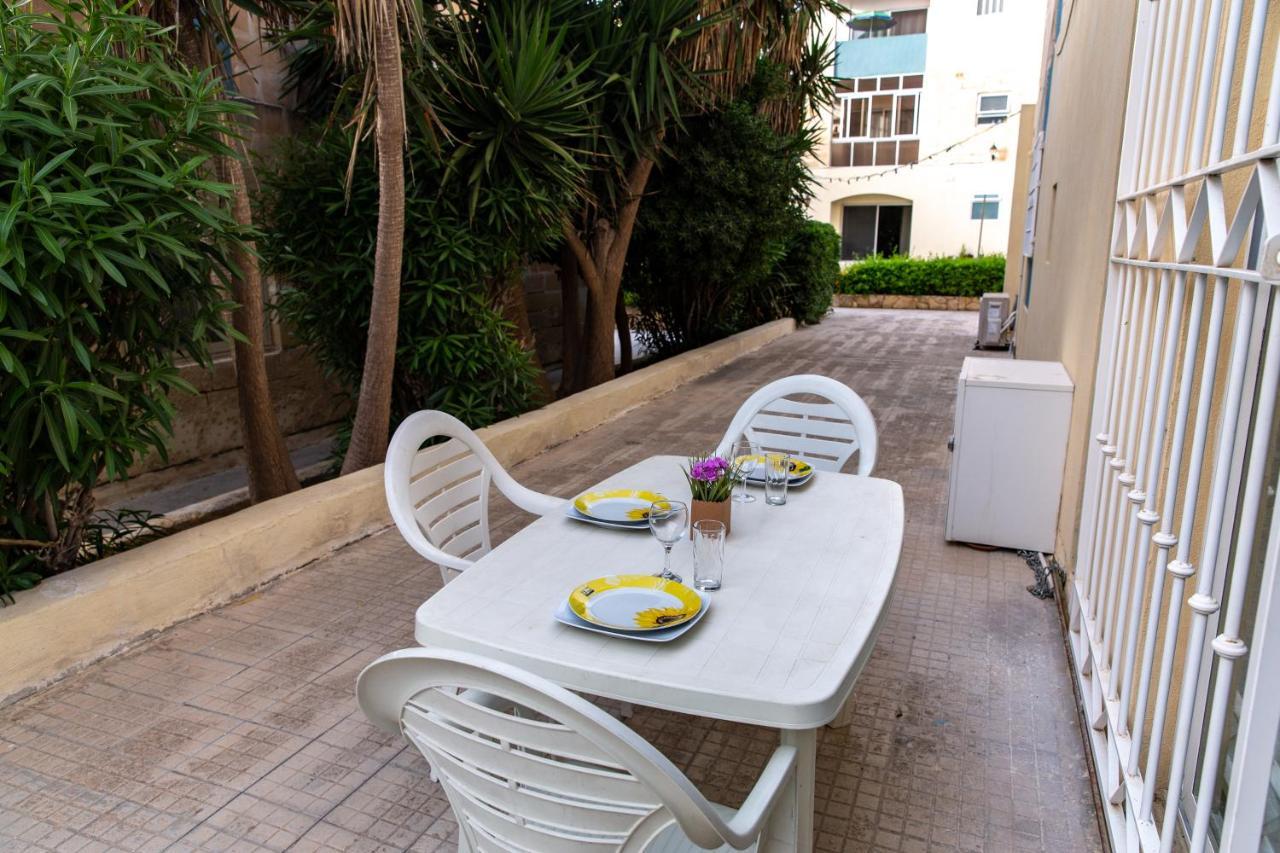 Apartamento Dolmen Court Flat 10, Qawra Bahía de San Pablo Exterior foto